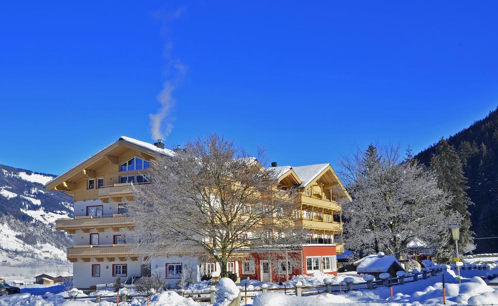 Hotel Grundlhof Bramberg am Wildkogel Exterior foto